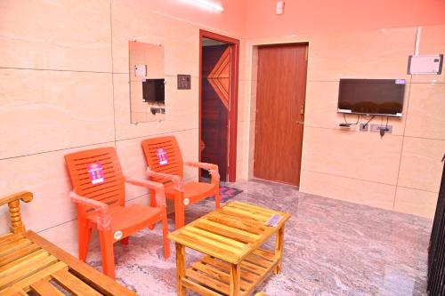 TV a/nebo společenská místnost v ubytování Selva Homestay