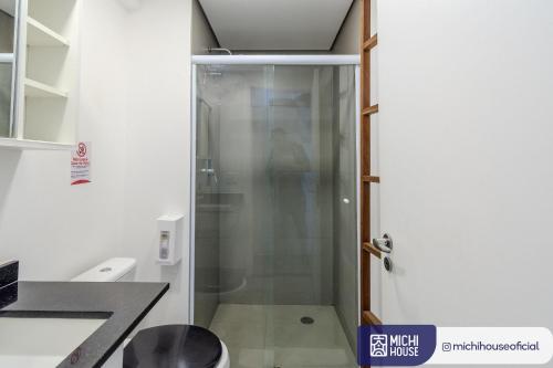 Ένα μπάνιο στο MH 12110 - Charmoso Estudio + Wi-Fi/Casal