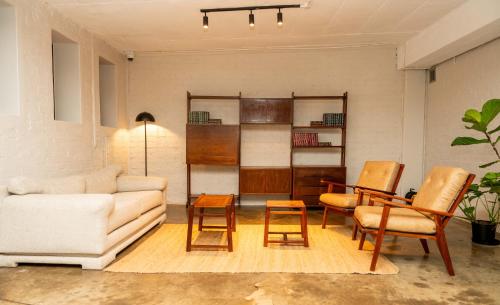 Ruang duduk di BlackBrick Bedfordview ApartHotel