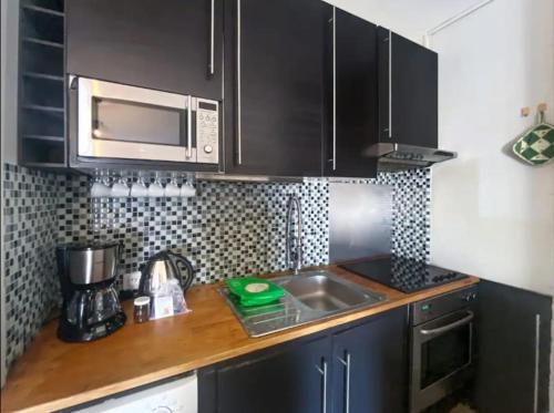 Photo de la galerie de l'établissement Appartement T2 idéalement placé vieux port, à La Rochelle