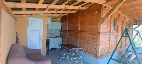 Una cocina o cocineta en Drinski Mir