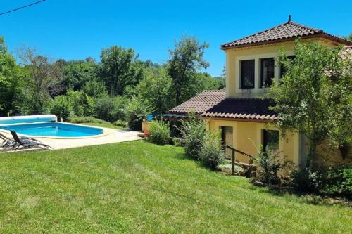 Πισίνα στο ή κοντά στο Maison Spacieuse situation idéale au calme