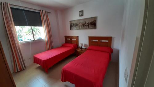 Posteľ alebo postele v izbe v ubytovaní 2BR Home - 3 min to Agaete Beach - Pool