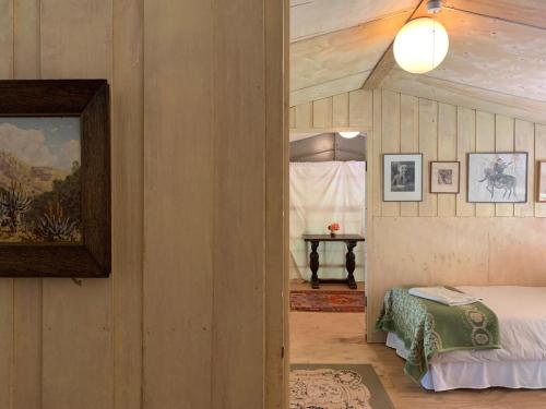Katil atau katil-katil dalam bilik di Hillhouse Accommodation