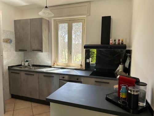 Η κουζίνα ή μικρή κουζίνα στο Villa Zoë