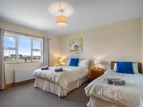 Una cama o camas en una habitación de Annerfield House