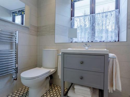 Ένα μπάνιο στο 2 Bed in Wedmore 82378