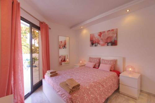 1093 modern beach apartment , huge terrace , bbq