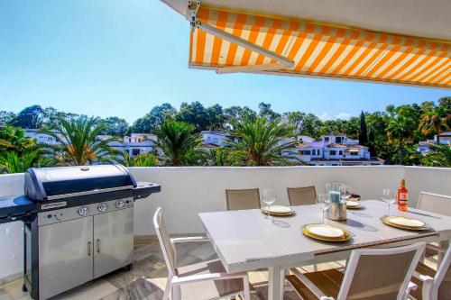 1080 Beachfront Penthouse 3 floors jacuzzi 2 pools wifi roof terrace