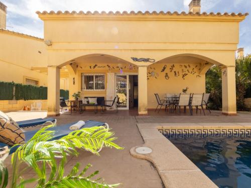 Sân trong/khu vực ngoài trời tại Holiday Home Sargantana by Interhome