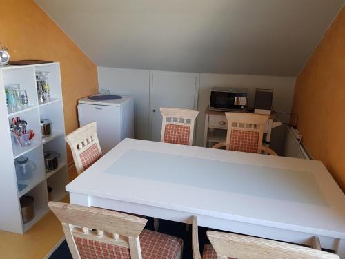 Η κουζίνα ή μικρή κουζίνα στο Wohnung Marina Lust auf Zuhause Ferien in der Provinz