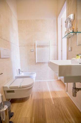 Un baño de La Torre Rooms