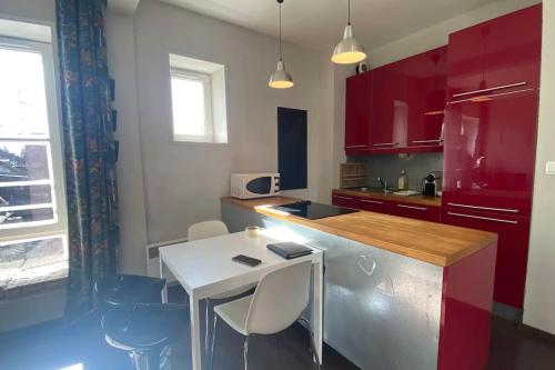 Photo de la galerie de l'établissement Beau T2 en plein Vieux Lille ! - Marine, à Lille