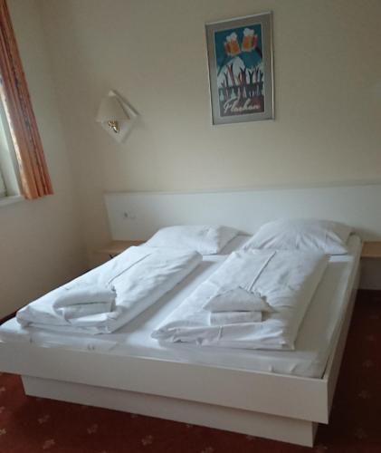 Ένα ή περισσότερα κρεβάτια σε δωμάτιο στο Claire's Apartment