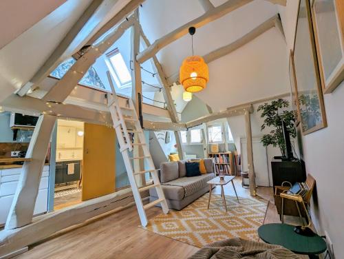 Billede fra billedgalleriet på Treehouse - Funky home - Terrasse sur le toit - Mezzanine - full appartment i Rouen