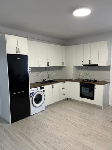 Cucina o angolo cottura di Luxury 2 bedroom Apartments 19