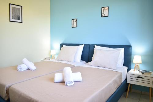 Katil atau katil-katil dalam bilik di Elounda Holidays Argyro