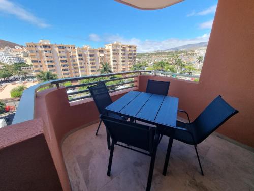 Casa Liotro 2, comfortable, panoramic,central, near the sea,swimming pool,wifi,terrace
