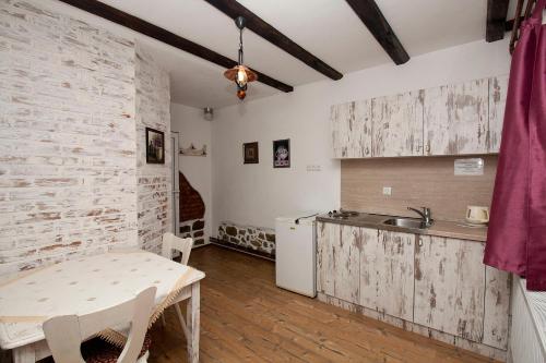 Gallery image of Kozareva Guest House Козаревата Къща За Гости in Dobrogled