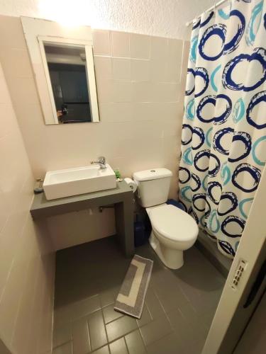Ένα μπάνιο στο Spasmata Village Apartments no cooking only adults