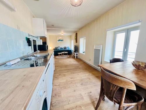 Photo de la galerie de l'établissement Studio Liberté en centre-ville, à Bourgoin-Jallieu