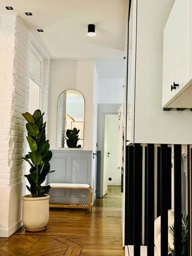 Luxury 2BR, 300m from Eiffel Tower & Rue Cler area