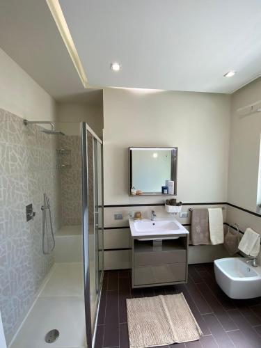 Kylpyhuone majoituspaikassa Villa Rubino