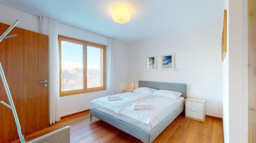 Llit o llits en una habitació de Miroslaw - SAUNA & COSY chalet 6 pers