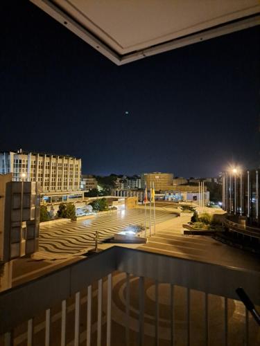 a view of a parking lot at night at Appartement de standing in Créteil