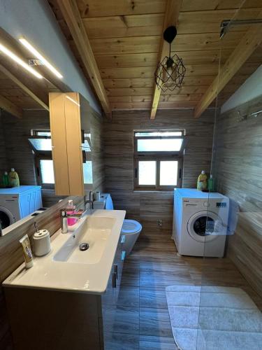 Gallery image of Alimeti Guesthouse in Berat