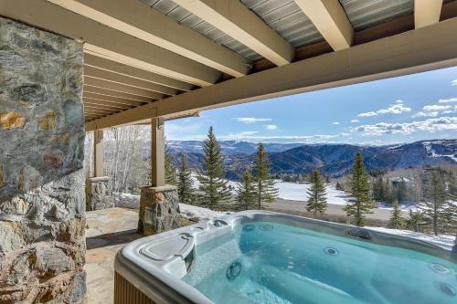 Gallery image of Edwards Home in Cordillera Hot Tub, Mountain View in Edwards