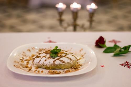 Comida en o cerca de este riad