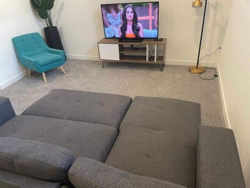 Photo de la galerie de l'établissement Emerald Suite with 2 beds - 10 minutes from downtown, à Calgary