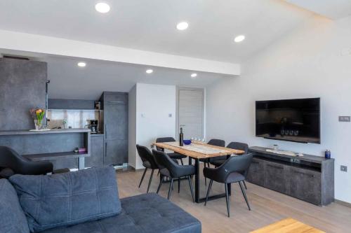 Holiday home in Crikvenica 41678