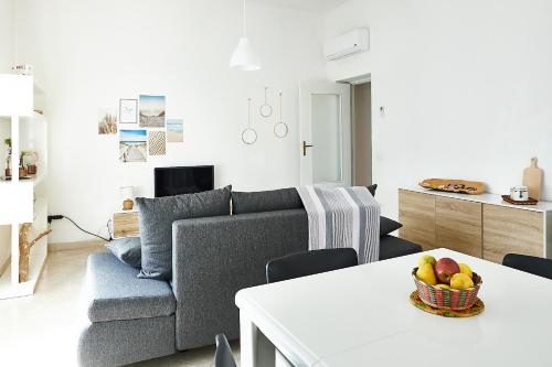 A seating area at Heidi's Apartment