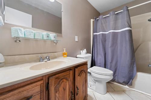 Ένα μπάνιο στο Lazy Gator House- Sleep 20- Bachelor Parties Welcome