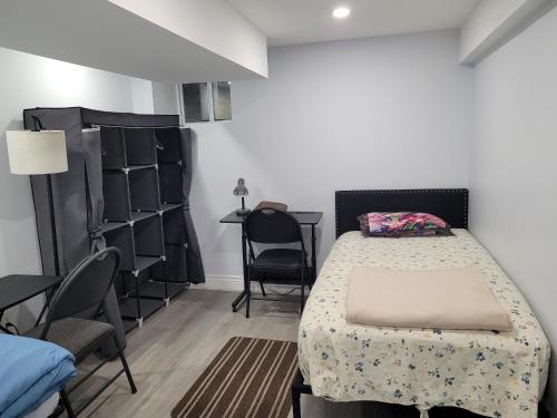 Katil atau katil-katil dalam bilik di Cozy Room in a Quiet Neighbourhood