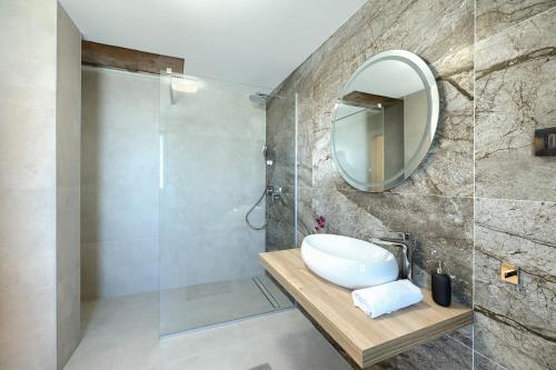 Villa Meri with private pool and sea view