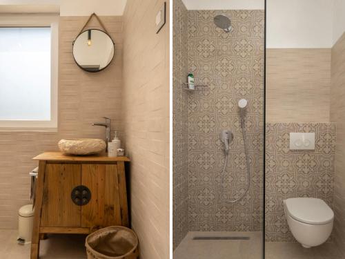zwei Bilder eines Badezimmers mit Toilette und Dusche in der Unterkunft Villa Jakov in Murvica