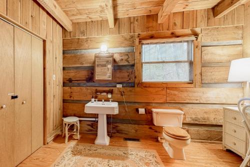 Φωτογραφία από το άλμπουμ του Gold Creek Cabin σε Black Mountain