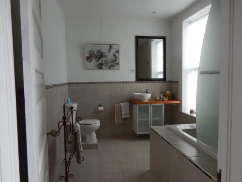 Bilik mandi di Fruits of Vienna B&B