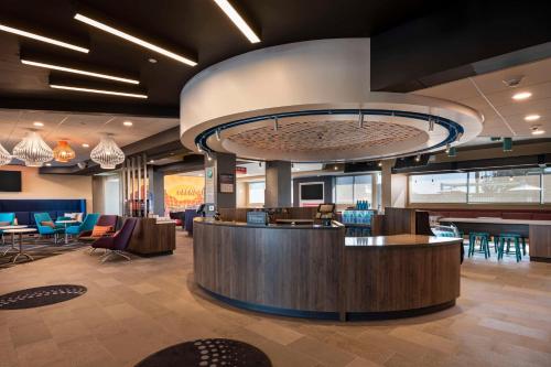 Tru By Hilton Phoenix Glendale Westgate Image