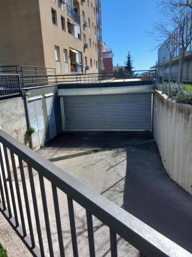 Apartment Harmony - Balcony and Free Secure Garage