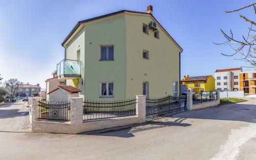 Holiday house with a parking space Medulin - 13655