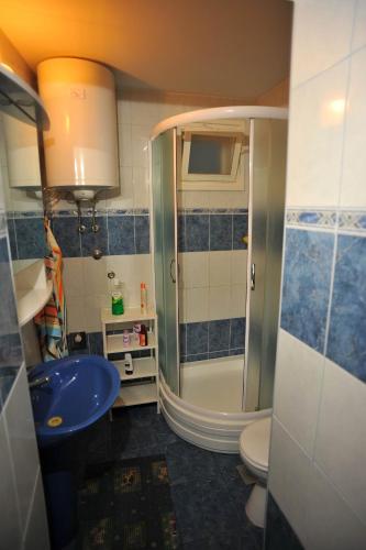 Apartments by the sea Sutivan, Brac - 22771
