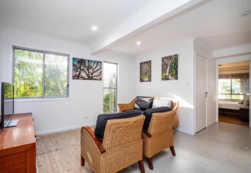 Katil atau katil-katil dalam bilik di Surf Gums, Sleeps 9, Pet Friendly, Fully Renovated