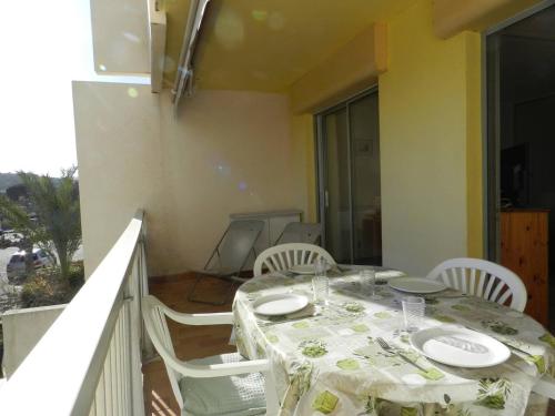 Appartement 2 Pièces au Lavandou avec Terrasse, Wi-Fi et Parking Privé à 5min de la Plage - FR-1-251-710