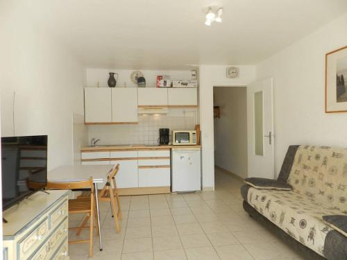 Appartement T2 avec Terrasse, 150m Plage, Parking Privatif – Bormes-les-Mimosas - FR-1-251-740