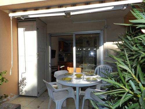 Studio familial avec terrasse, piscine, tennis et accès plage - Bormes-les-Mimosas - FR-1-251-739