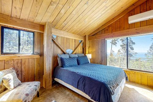 Ένα ή περισσότερα κρεβάτια σε δωμάτιο στο Sea Ranch Ocean View Zen Retreat